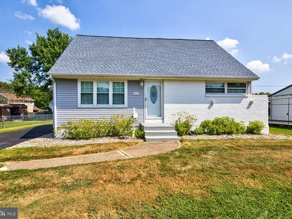 402 Elderfield Rd, Newark, DE 19713