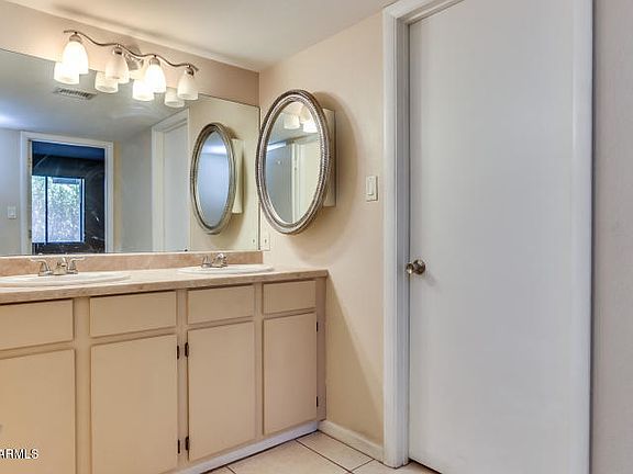 4th image of 4021 E Robert E Lee St APT 102