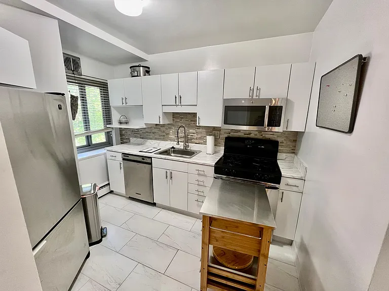 4200 Cathedral Ave NW #509 — Photo 8