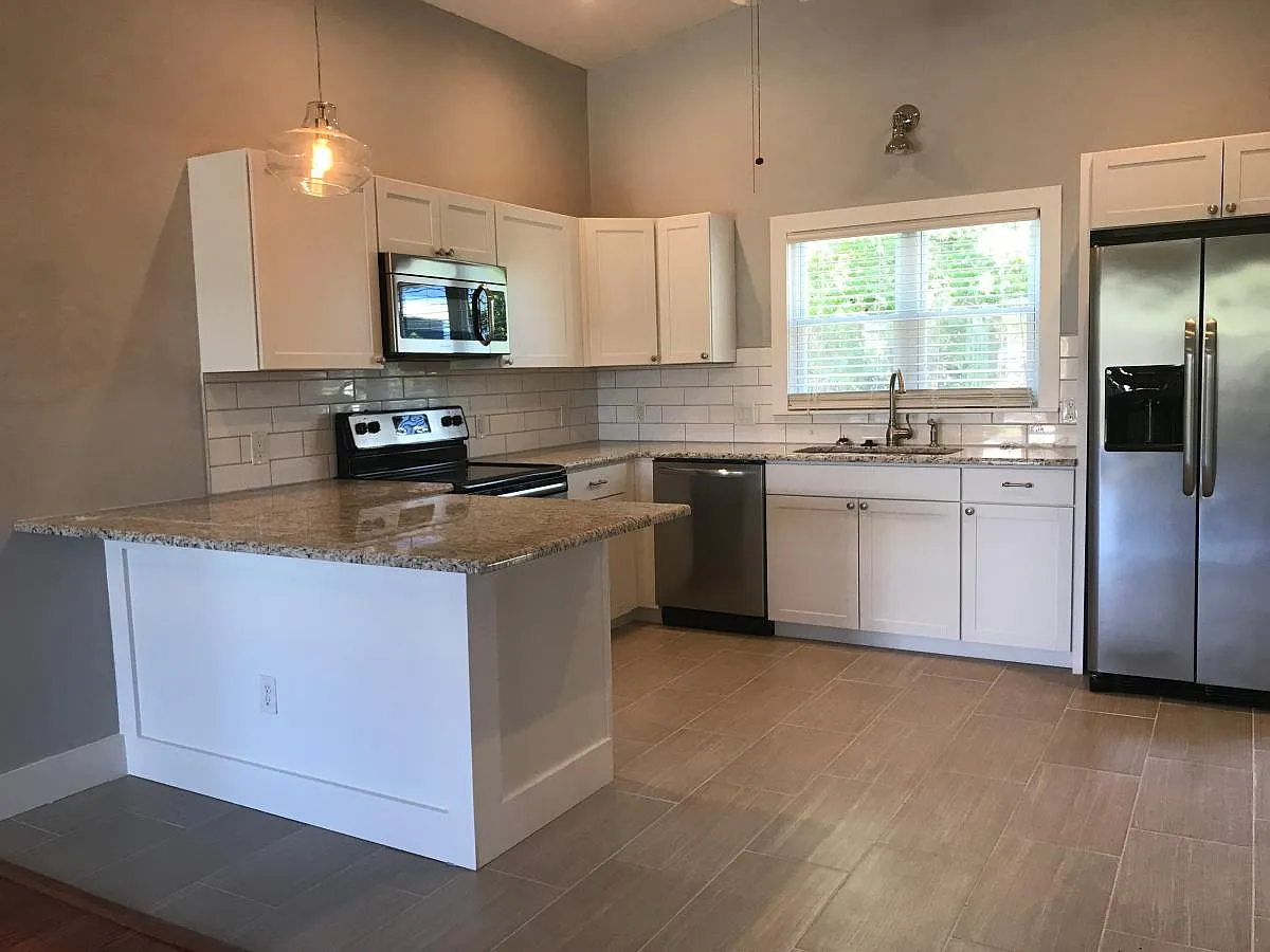 1112 S Lake Park Boulevard — Photo 4