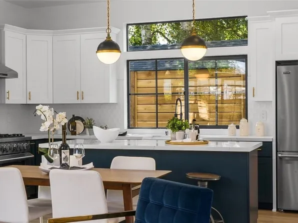 8717 13th Avenue NW, Seattle, WA 98117