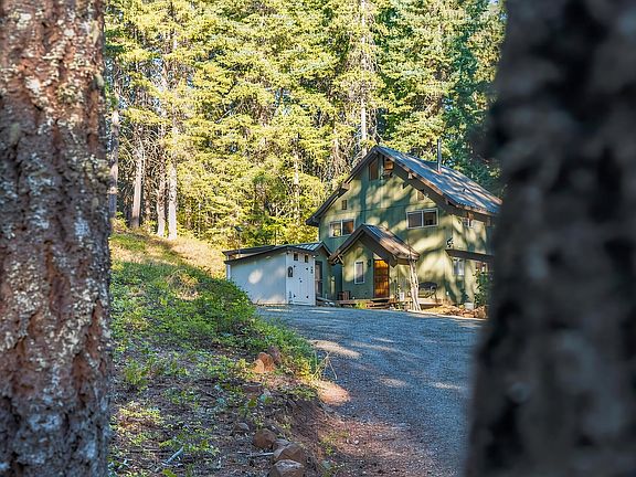 3rd image of 25 Chuckwagon Rd