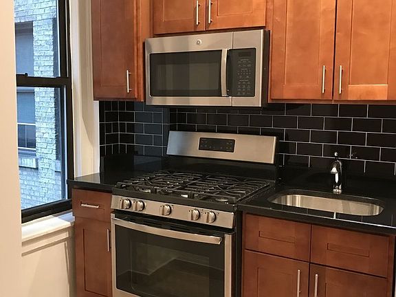 3rd image of 350 W 55th St APT 4E