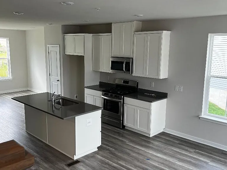 4930 Brookside Ct — Photo 5