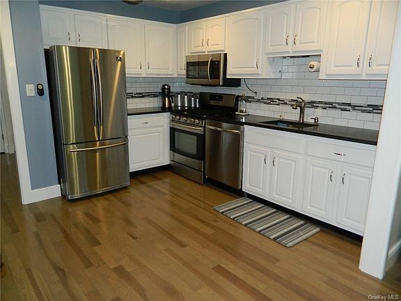 5th image of 105 Country Club Ln Building 10