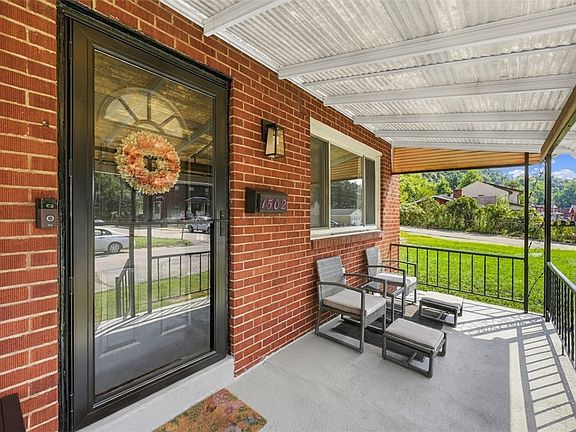 4th image of 1502 Walters Ave
