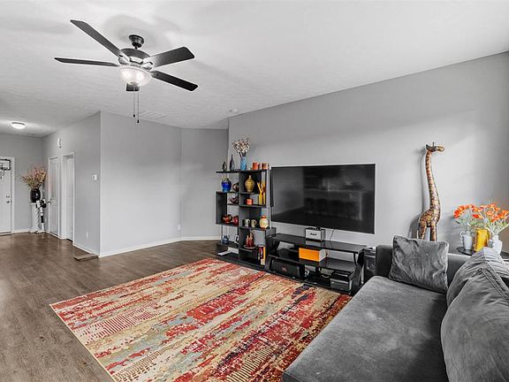 4th image of 6588 Blue Ridge Ct