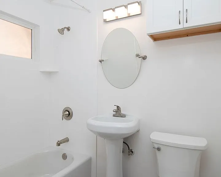 Aztec Pacific Apartments — Photo 49