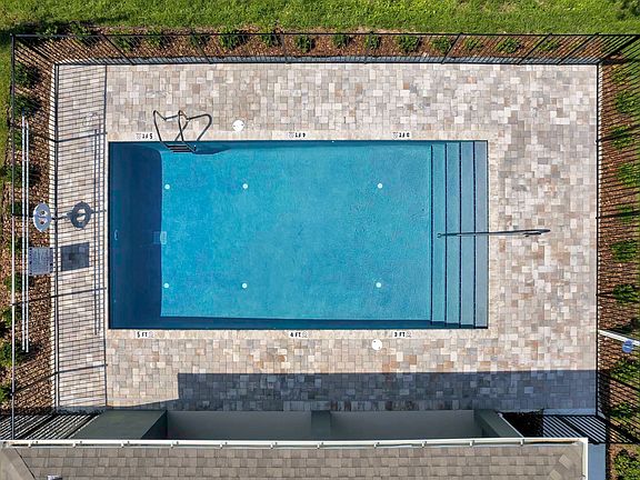 4th image of 112 Ormond Grand #7