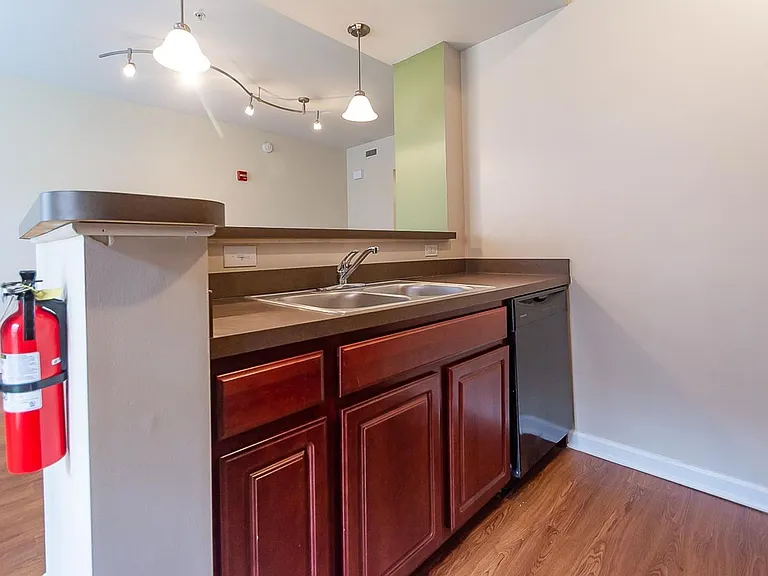 Morton Mansions Apartments — Photo 26