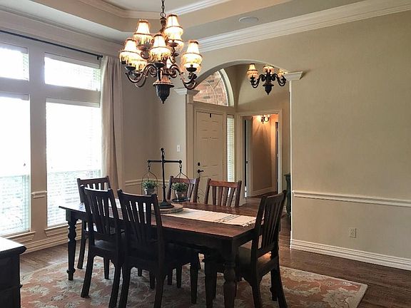 4th image of 1302 Cielo Vista Dr
