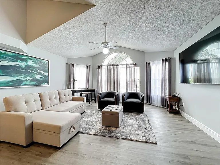 2731 N Poinciana Blvd #114 — Photo 29