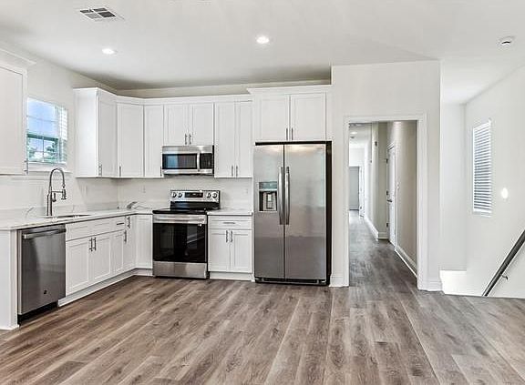 2nd image of 1337 Tupelo St #B