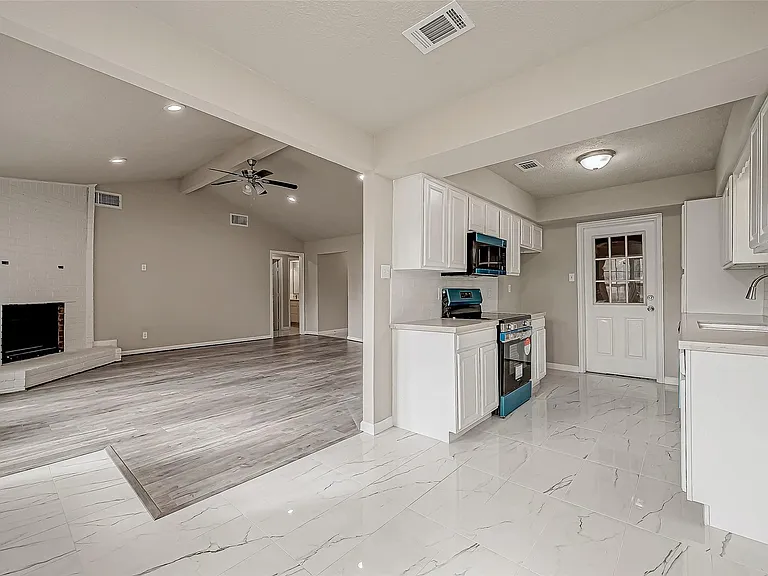 635 Tarpaulin Way — Photo 4