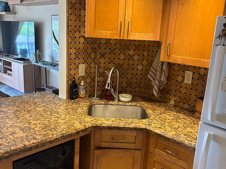 1831 NE 38th St #301 — Photo 8