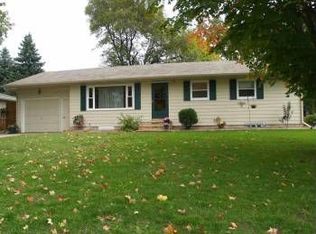 975 Hassan St SE, Hutchinson, MN 55350
