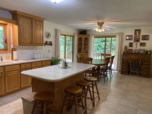 3rd image of 1012 County Road 480