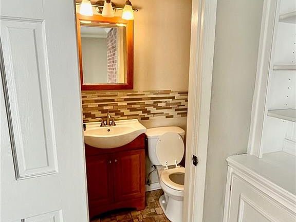 3rd image of 18 Skipwith Green Cir