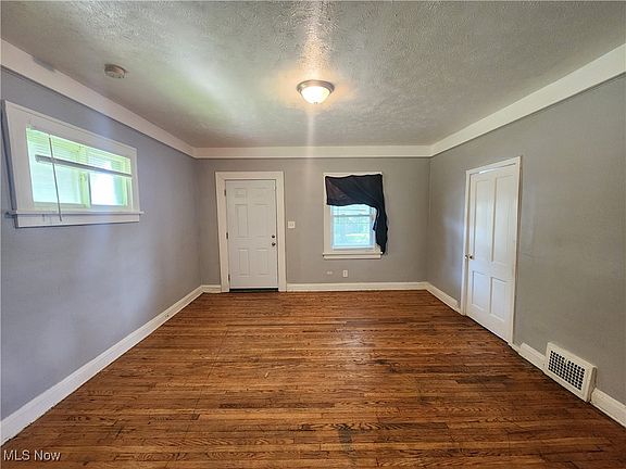 5th image of 6111 Fullerton Ave
