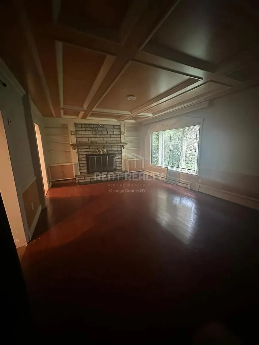 Building Photo - 15 Hall Line Dr