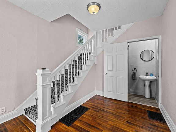 2nd image of 322 Wilsey Ct