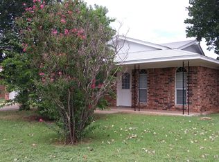 1610 SE Hillcrest Ave, Lawton, OK 73501