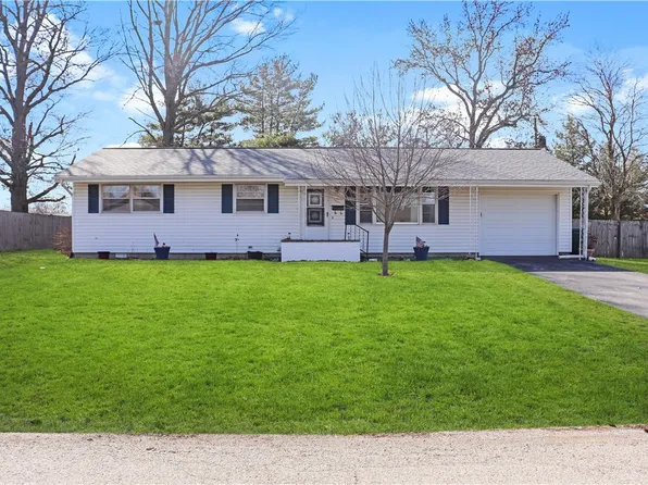 310 W Pierce Ave, Charleston, IL 61920