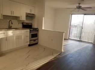 2121 S 4th St FLOOR 3, Philadelphia, PA 19148