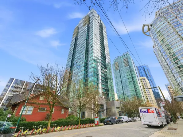 1288 Georgia St W #1903, Vancouver, BC V6E 4R3