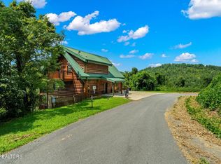 4430 New Pioneer Trl, Pigeon Forge, TN 37863