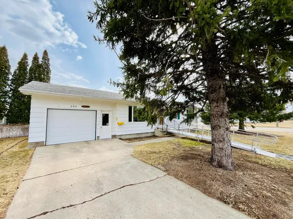506 Kettering Dr, Aberdeen, SD 57401