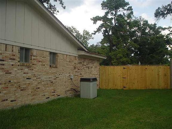 3rd image of 6045 Suzanne Ct