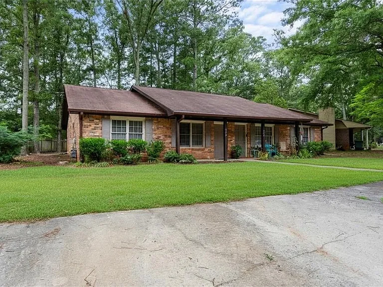 230 Kimberly Way SW — Photo 3