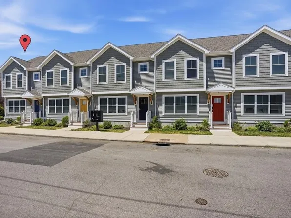 50 Mavis St Unit 1, Pawtucket, RI 02860