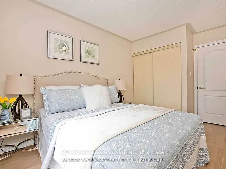 269 Finch Ave E — Photo 19