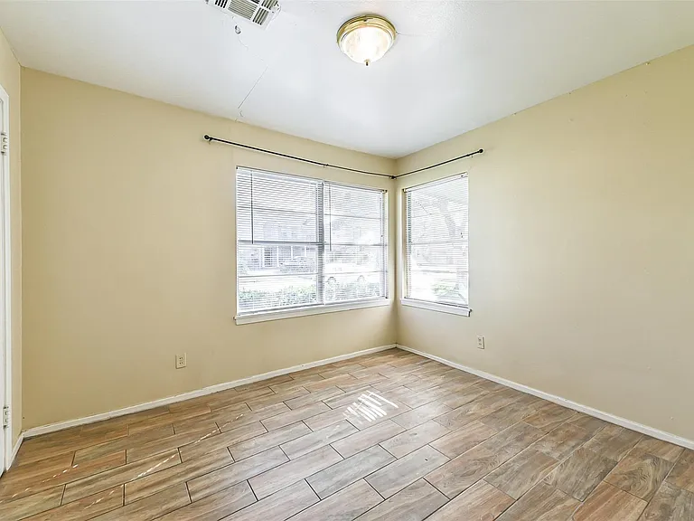 4710 Wedgewood Dr — Photo 10