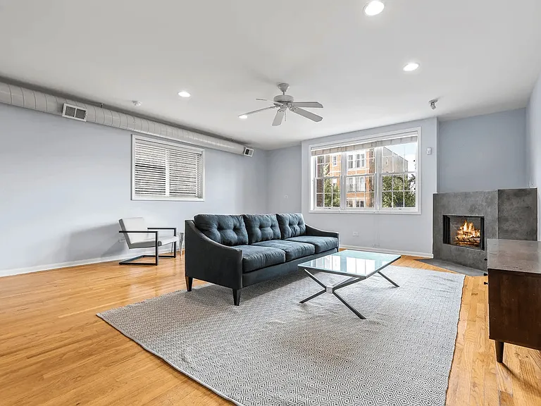 2315 W Harrison St #3 — Photo 2