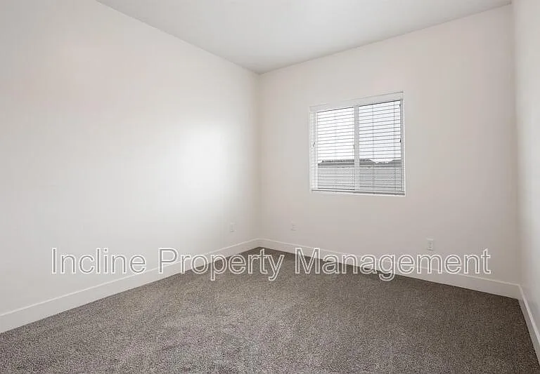 1389 Northfield Rd #8 — Photo 12