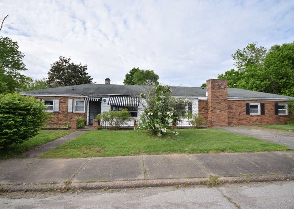 1st image of 950 E Idlewild Dr