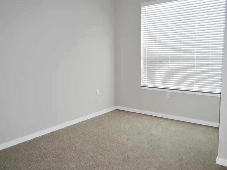 Mammoth Springs Apartments & Townhomes — Photo 78