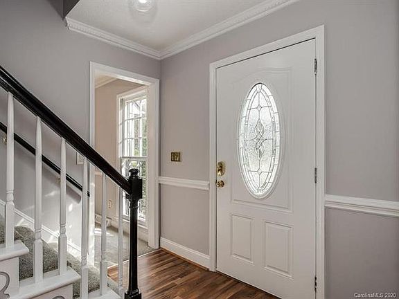 3rd image of 6625 Pensford Ln