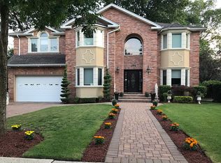 196 Homestead Rd, Paramus, NJ 07652