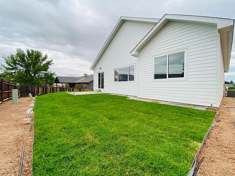 577 Ponderosa Cir — Photo 17