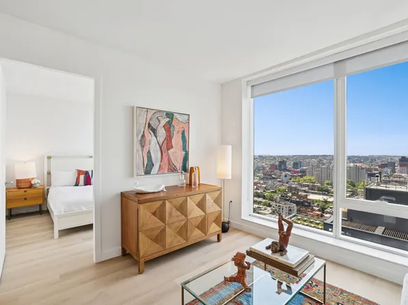 17 Hanover Place image 2 of 8