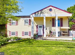 219 N Warwick Rd, Somerdale, NJ 08083