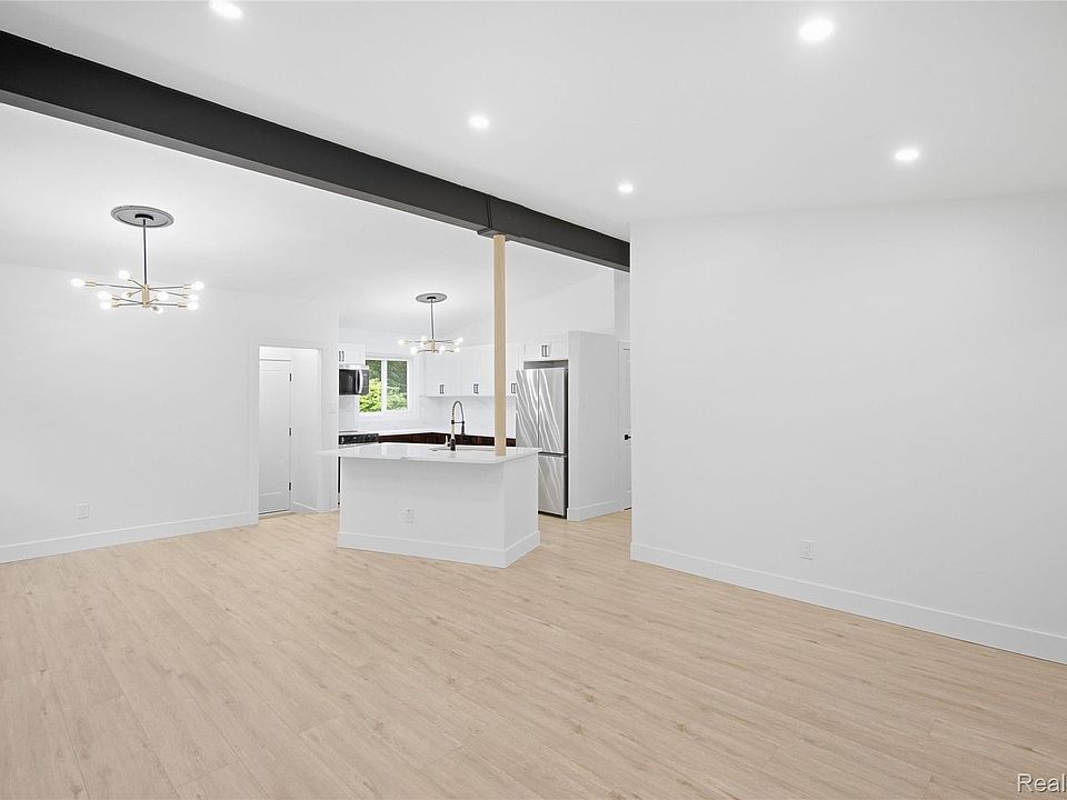 15211 Joan St, photo 13