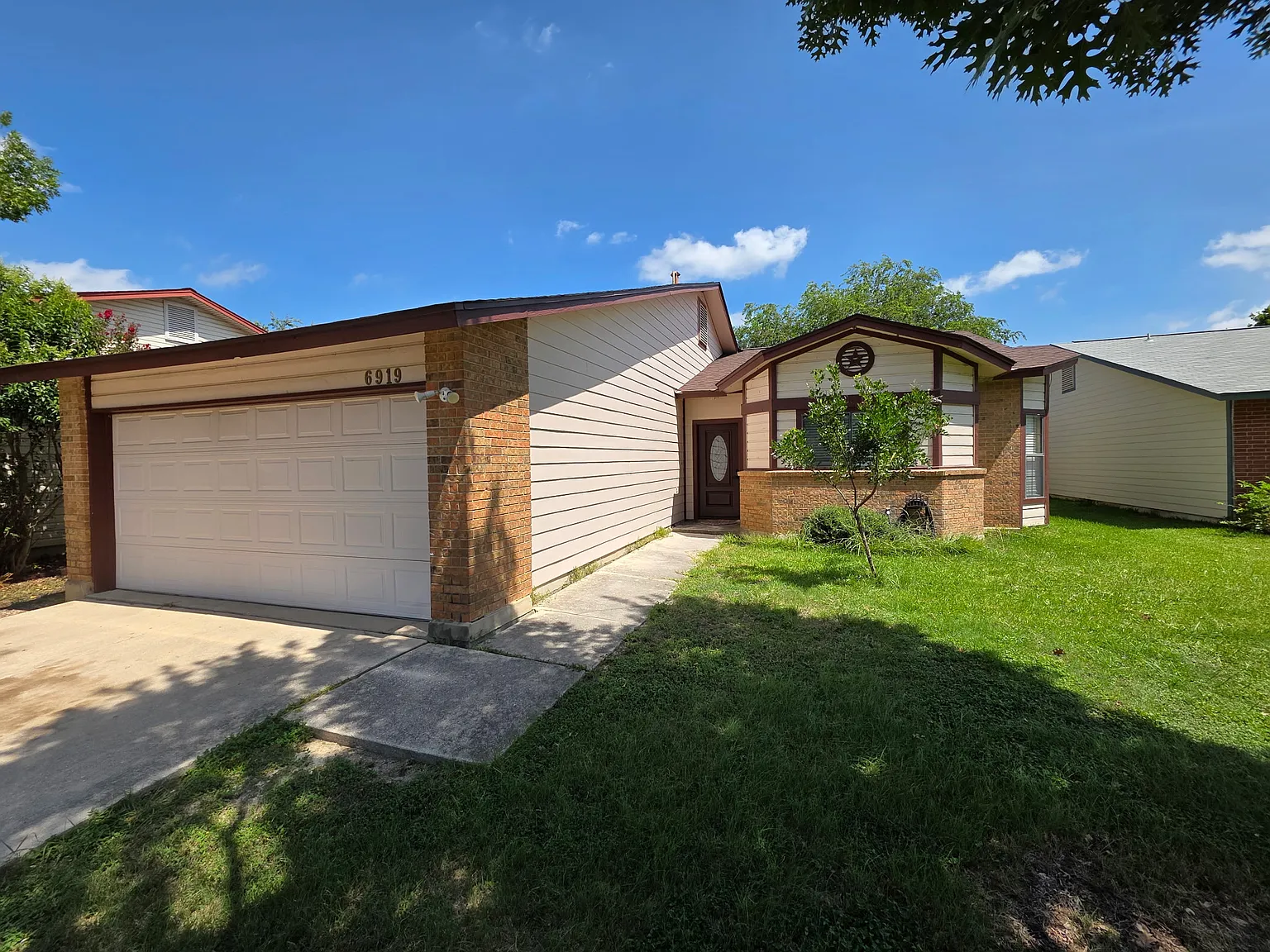 3 bed, 1607 sqft, $1,750 — Photo 1
