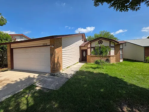 6919 Sunshine Tree Dr #1 Photo 1