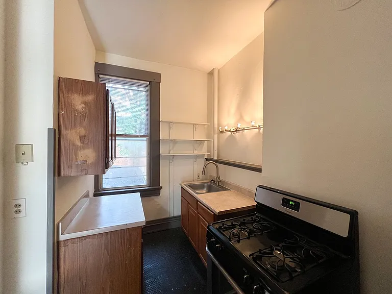 1317 Main St — Photo 8