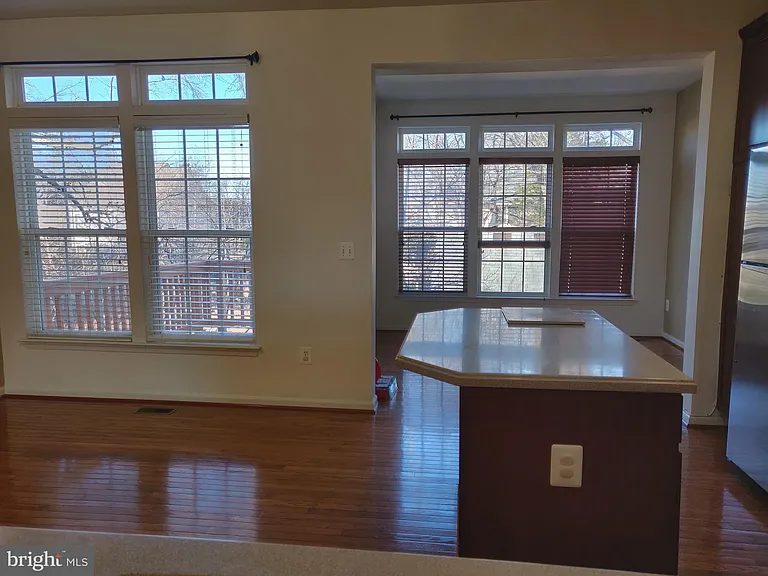 4638 Odessa Dr — Photo 6